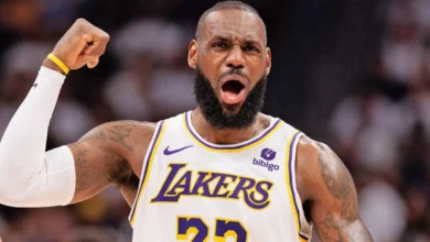 Los Angeles Lakers Re-Sign LeBron James